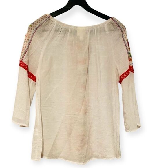 Fig & Flower White Embroidered 3/4 Sleeve Blouse Size Petite Small - Picture 2 of 6